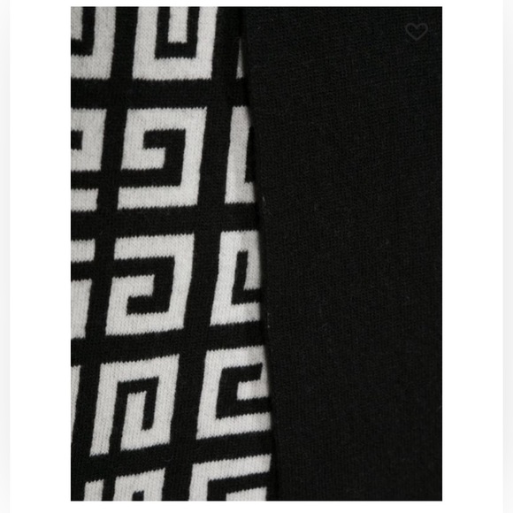 New GIVENCHY 4G double sided scarf in wool and cashmere - Picture 2 of 8